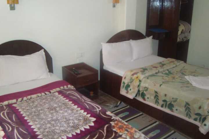 Room 11 of 37