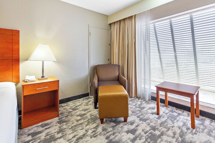 Room 6 of 20