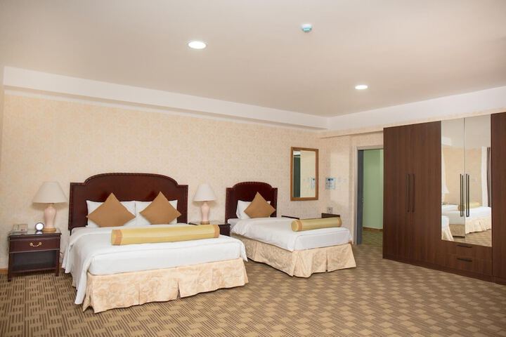 Room 10 of 22