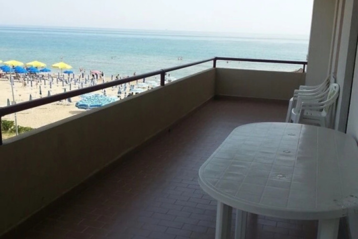 Terrace/Patio 4 of 11