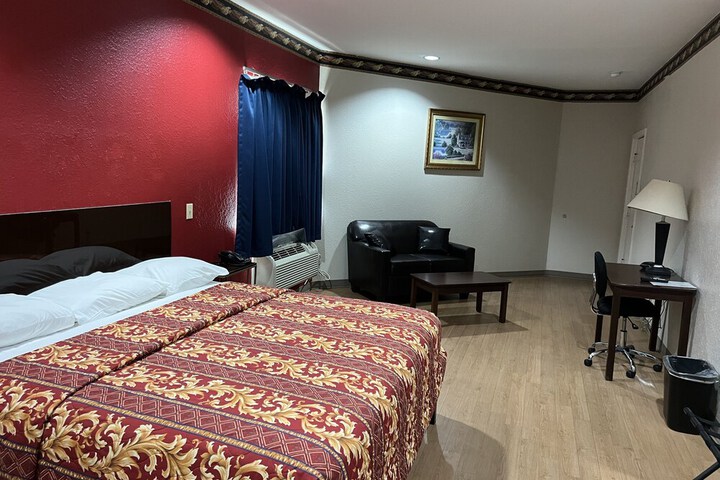 Room 13 of 30