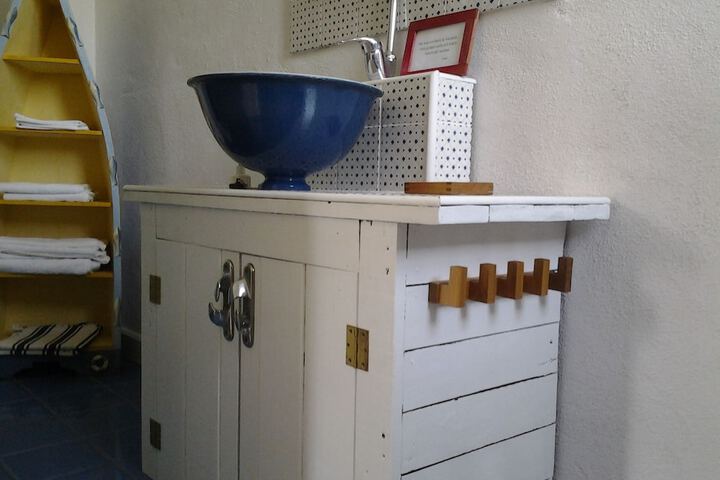Room 10 of 11