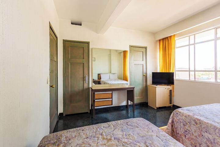 Room 17 of 39