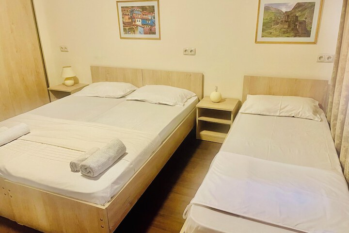 Room 17 of 146
