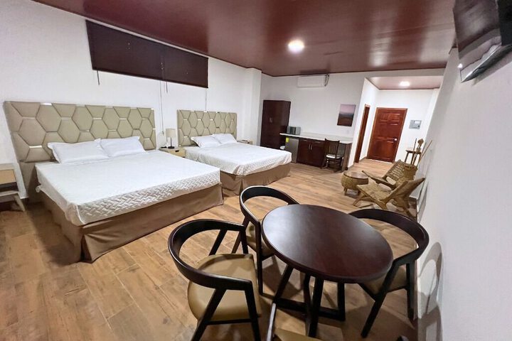 Room 21 of 108