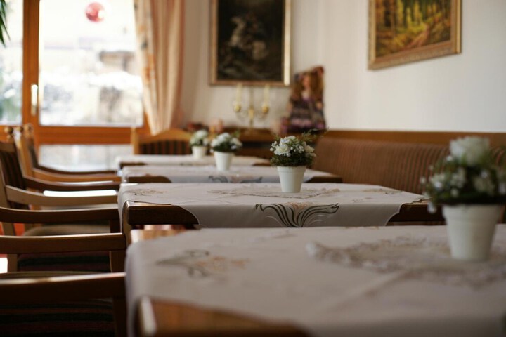 Dining 50 of 65