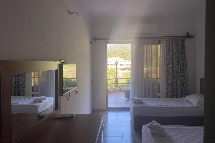 Room 12 of 29
