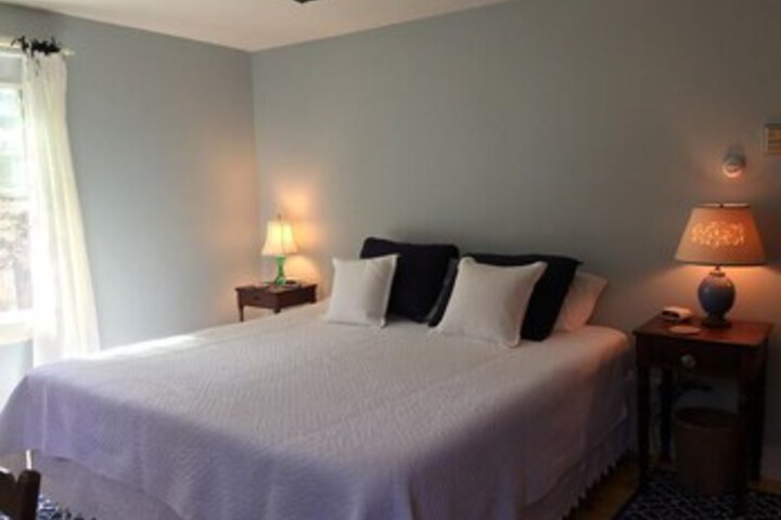 Room 14 of 16