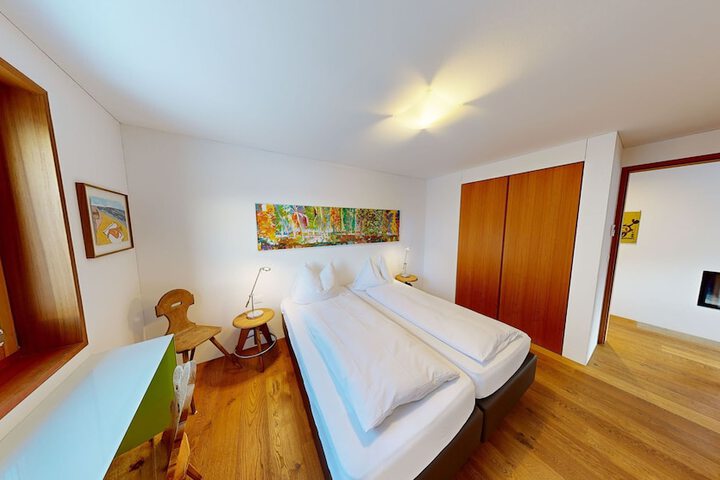 Room 16 of 80