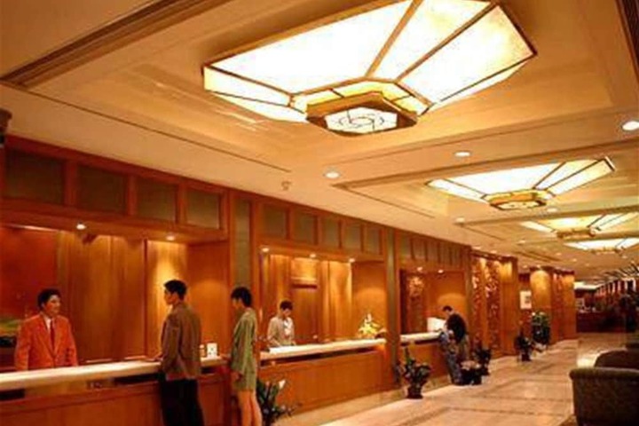 Entrance & Lobby