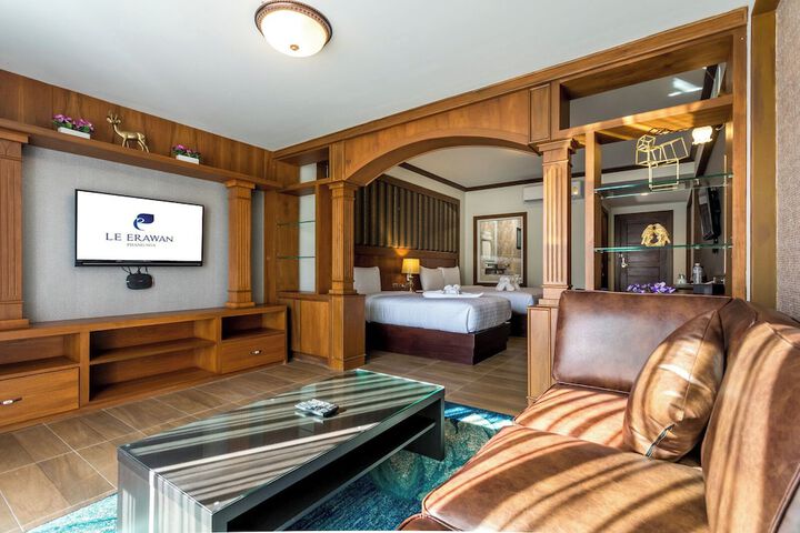 Room 9 of 28