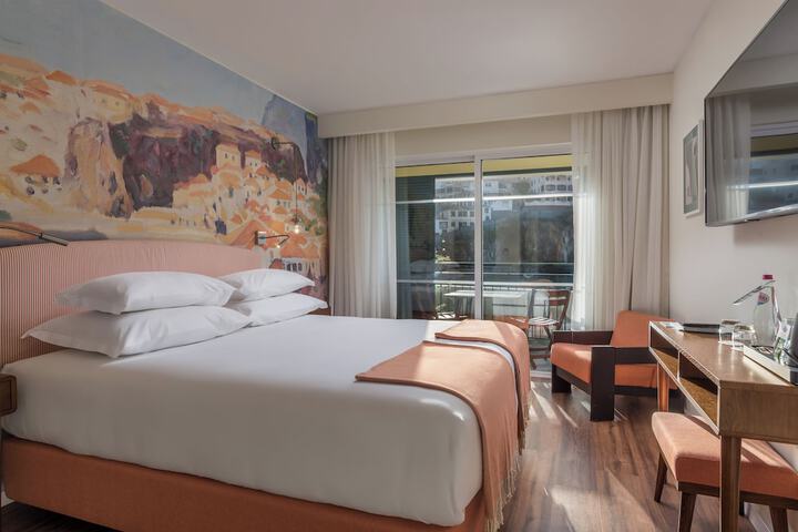 Room 3 of 36