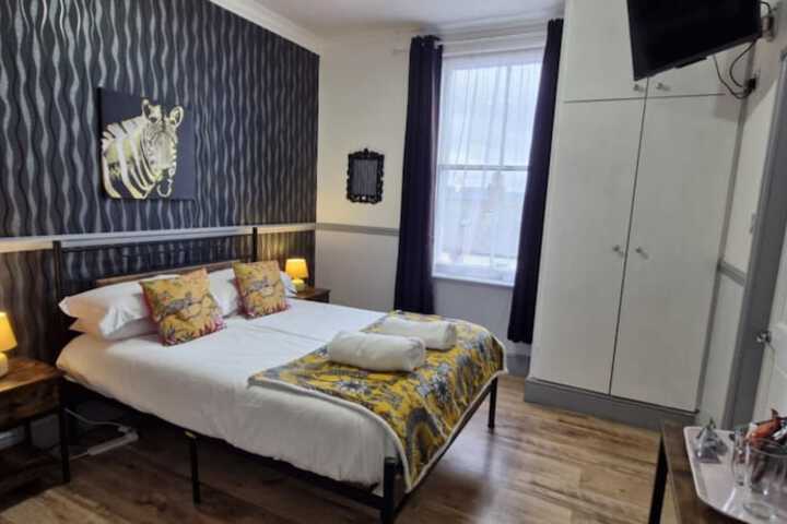 Room 172 of 263