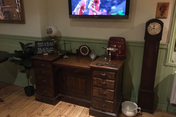 Lounge 20 of 26