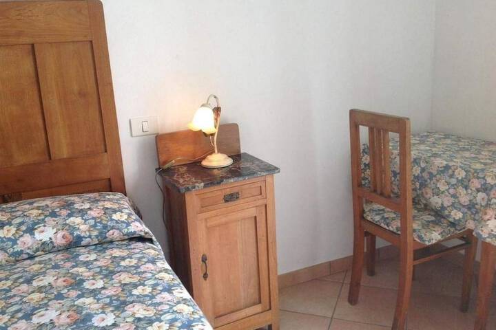 Room 3 of 20