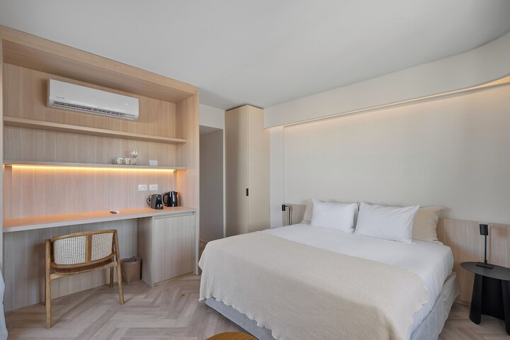 Room 32 of 72