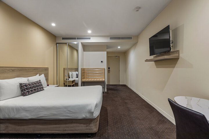 Room 15 of 44