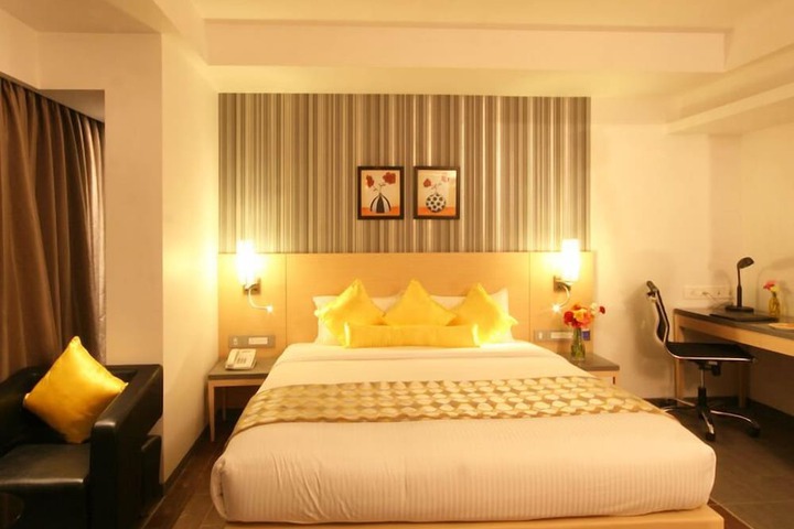 Room 12 of 49