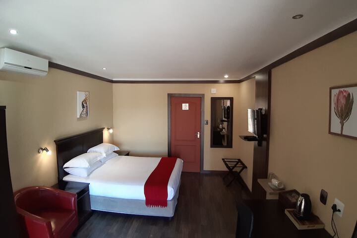 Room 16 of 64