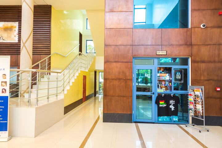Entrance & Lobby