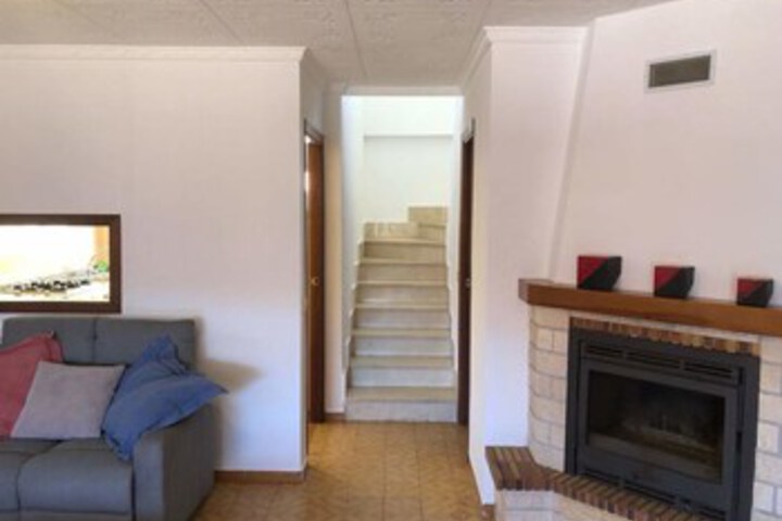 Room 8 of 16