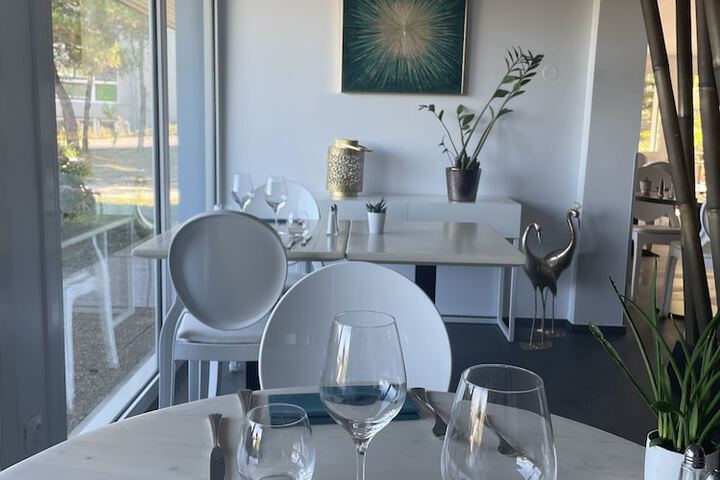 Dining 22 of 48