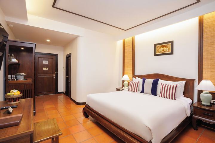 Room 28 of 140