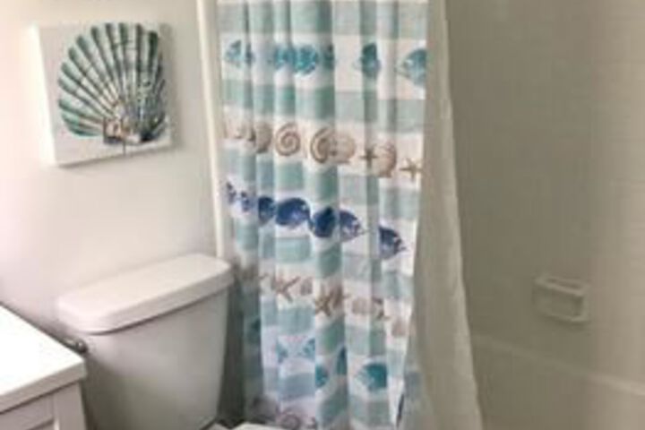 Room 6 of 34