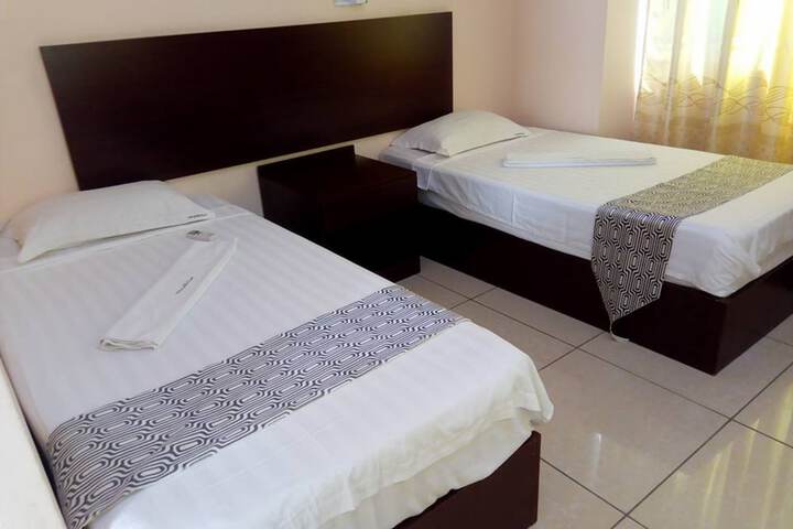 Room 10 of 33