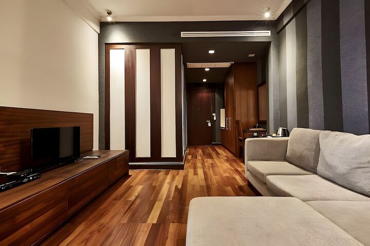 Room 17 of 23
