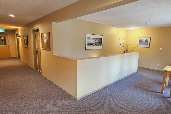 Ballroom/Hall 23 of 28