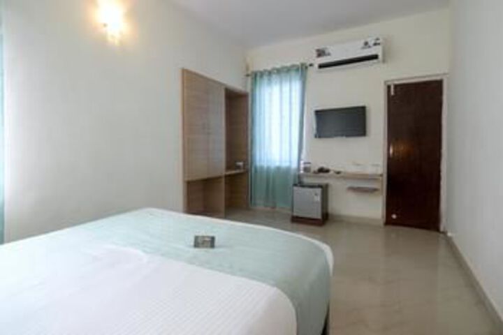 Room 8 of 20