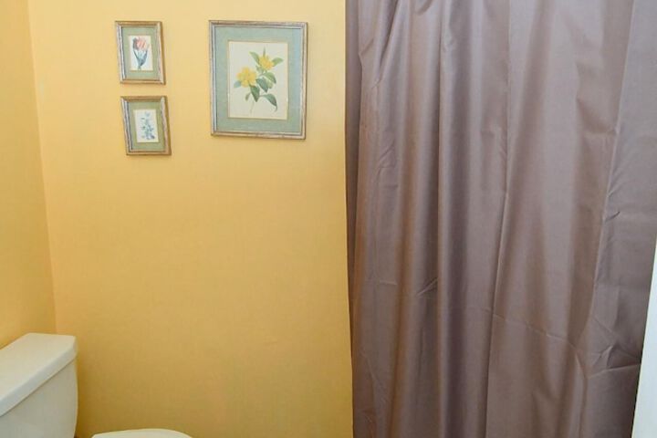 Room 21 of 38
