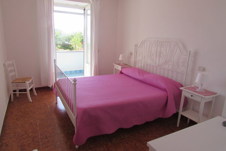 Room 2 of 60