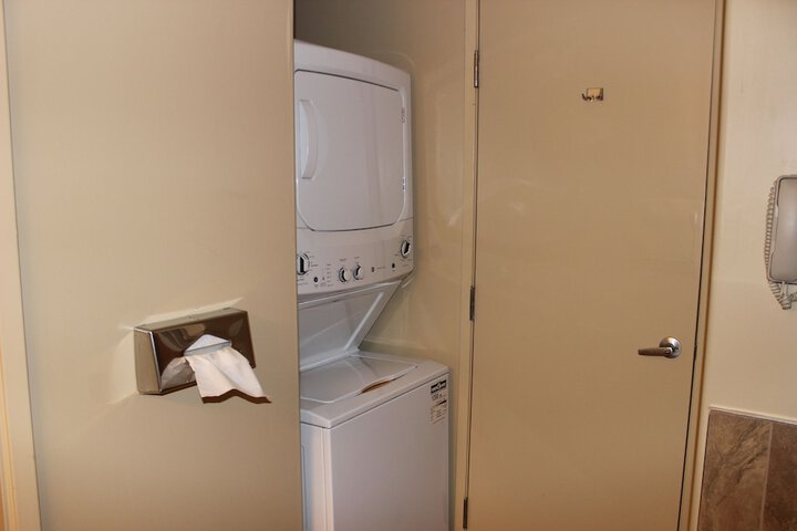 Laundry 26 of 44