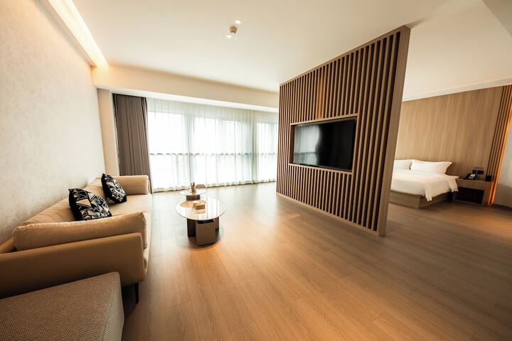 Room 11 of 47