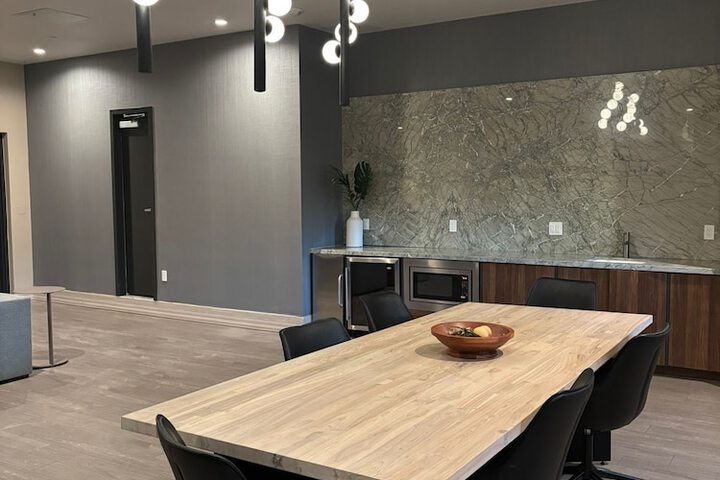 Lounge 120 of 130