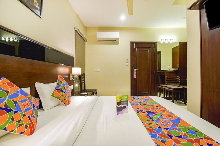 Room 13 of 21