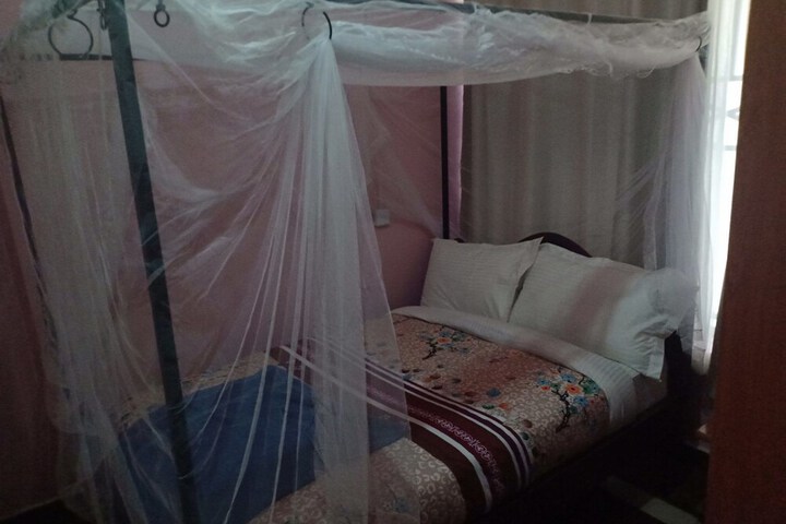 Room 5 of 15