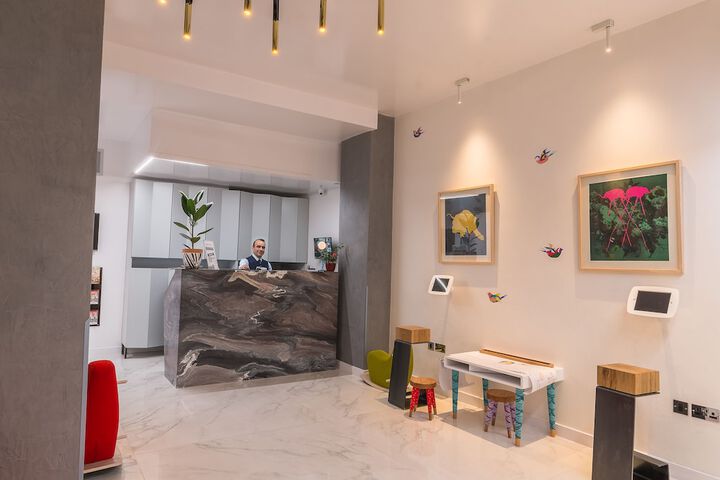 Concierge desk