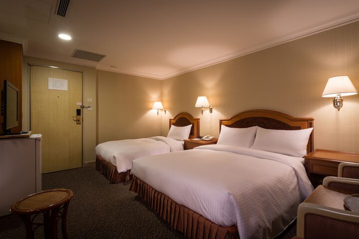 Room 5 of 30
