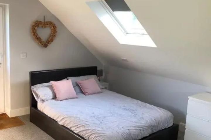 Room 5 of 14