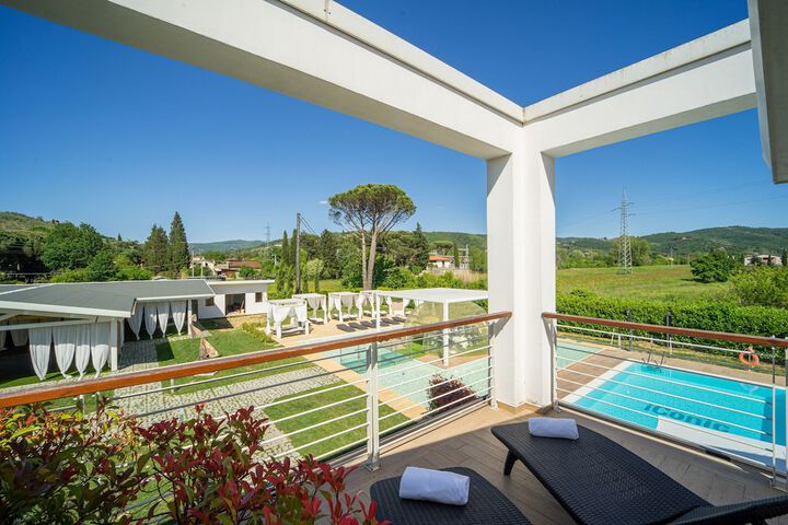 Room 6 of 55