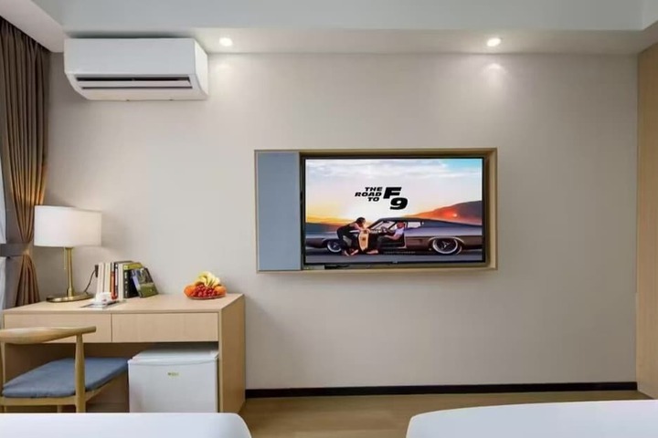 Room 19 of 27