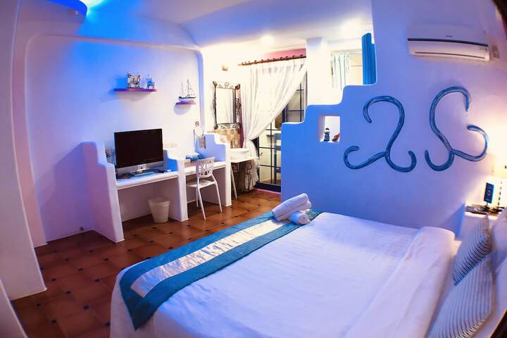 Room 7 of 65