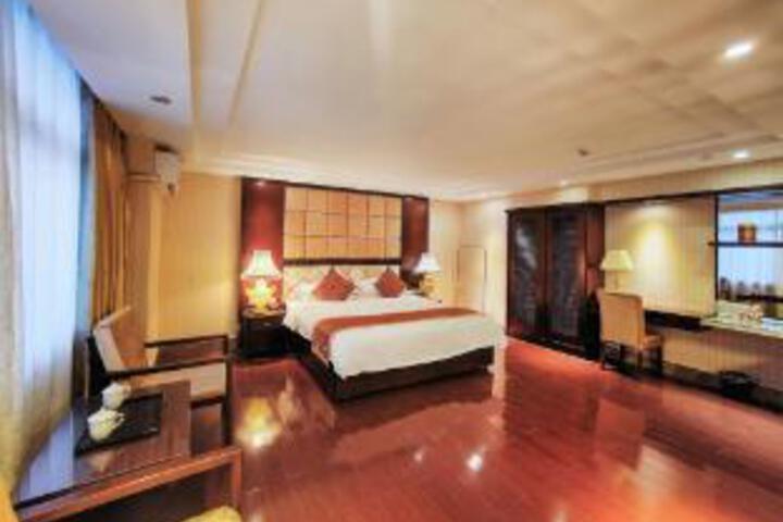 Room 18 of 18