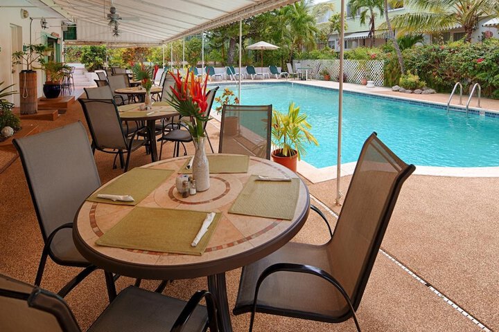 Hotel with Pool