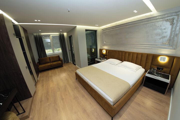 Room 14 of 48