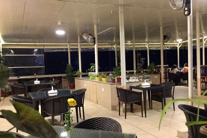Dining 57 of 64