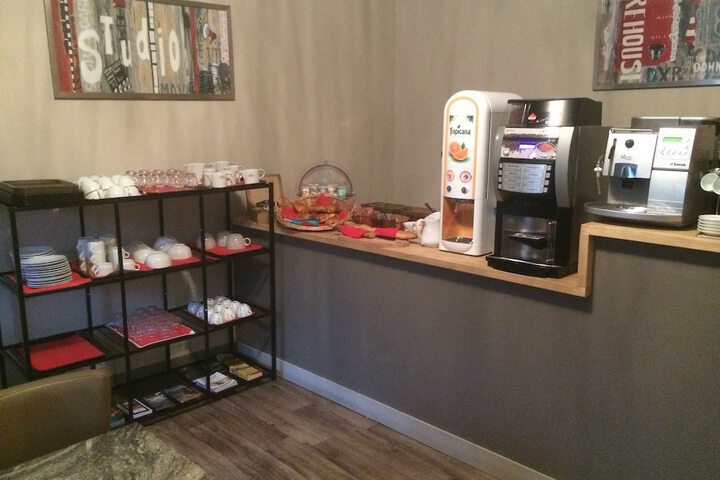 Breakfast/Coffee Service 12 of 17